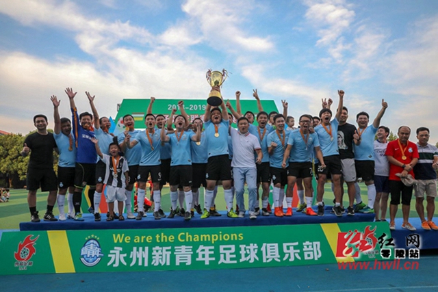 欧冠八强激战继续！杨计聊球8连红+11中10领衔出击