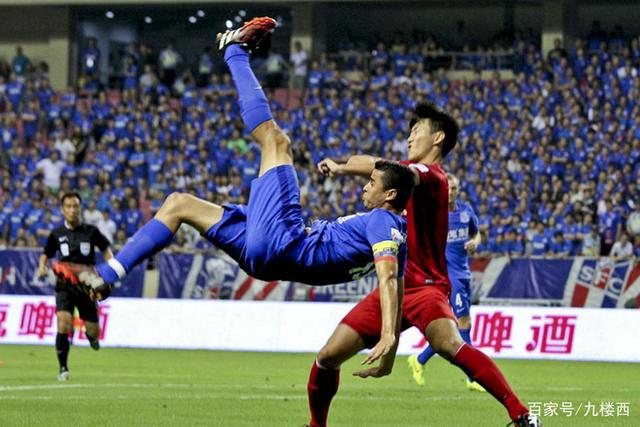 欧冠-吉鲁破门+失点 AC米兰总比分2-1那不勒斯